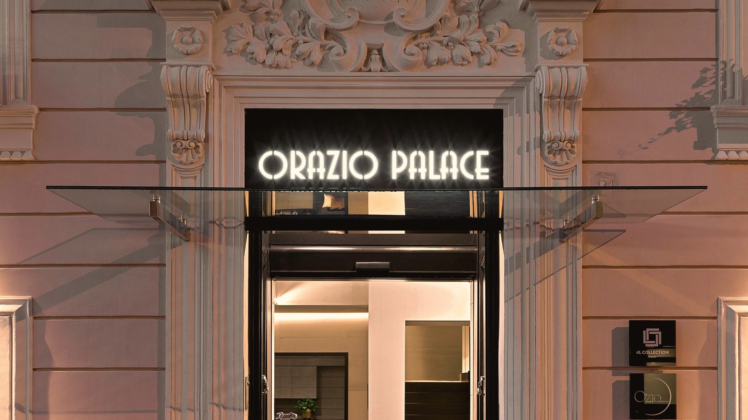 La entrada, en la via Orazio