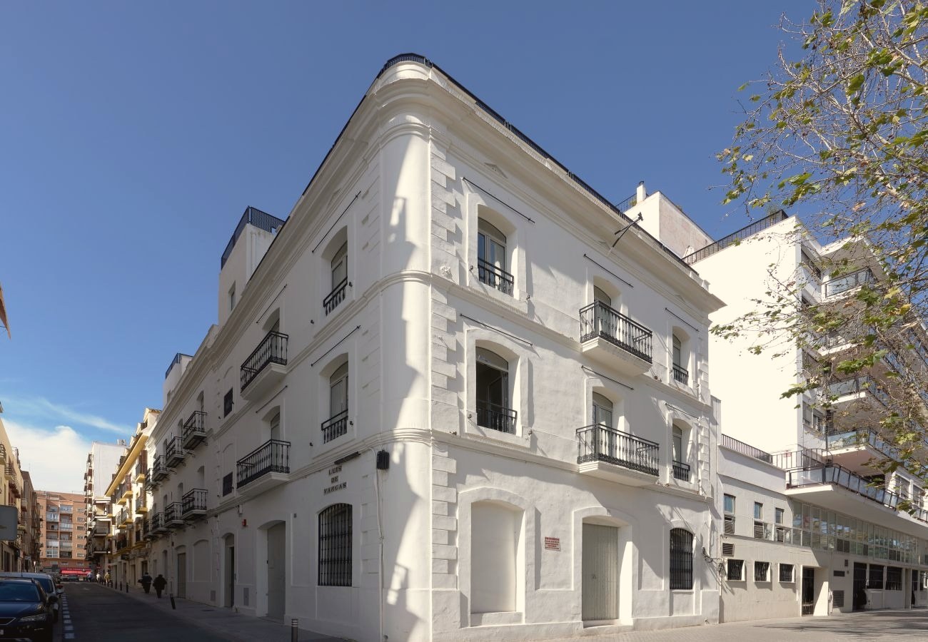 El edificio, en la calle Luis de Vargas